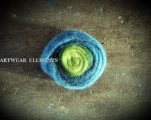 Load image into Gallery viewer, WOoL Roving, 100% Multi-Colored Wool Roving Roll, Spinning Fiber, Art Supply, Artwear Elements